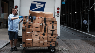 Trump Is Trying to Screw Up Your Cheap International Shipping<em></em>